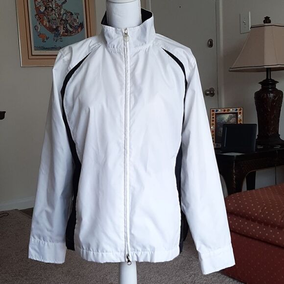 Izod woman's black and white lightweight jacket. - Picture 1 of 10